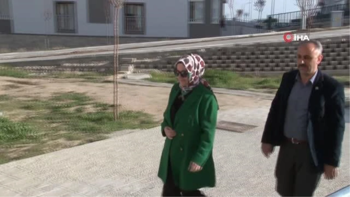 Konya'da İki Çocuk Annesi Muhtar Depremzede Çocuklarının Yanında