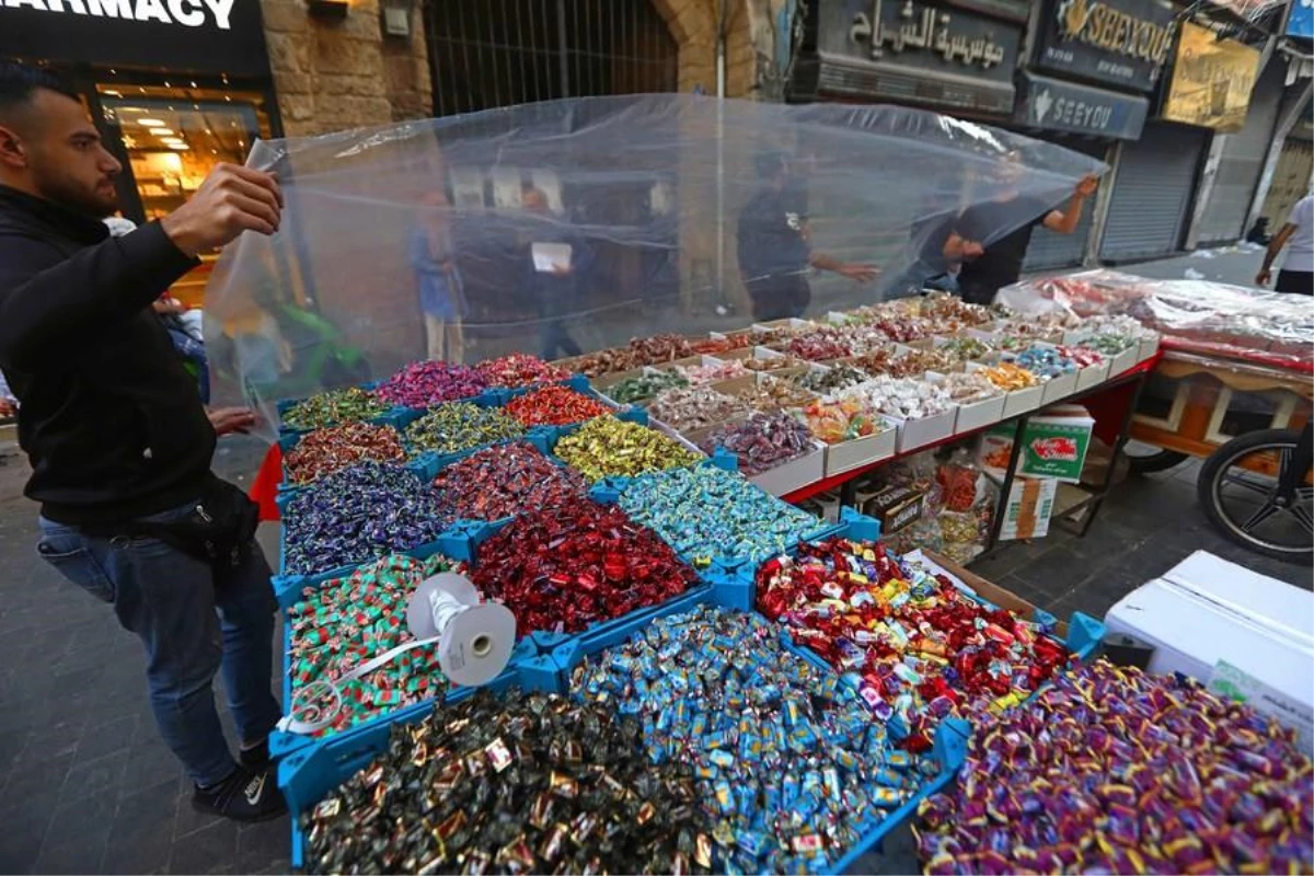 Lübnanlılar Bayram Şekerleriyle Krizden Umut Arıyor