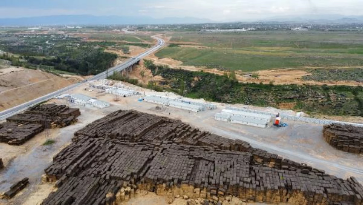 Malatya'da depremzedelere demir fabrikası tarafından konteyner ömür alanı sağlandı