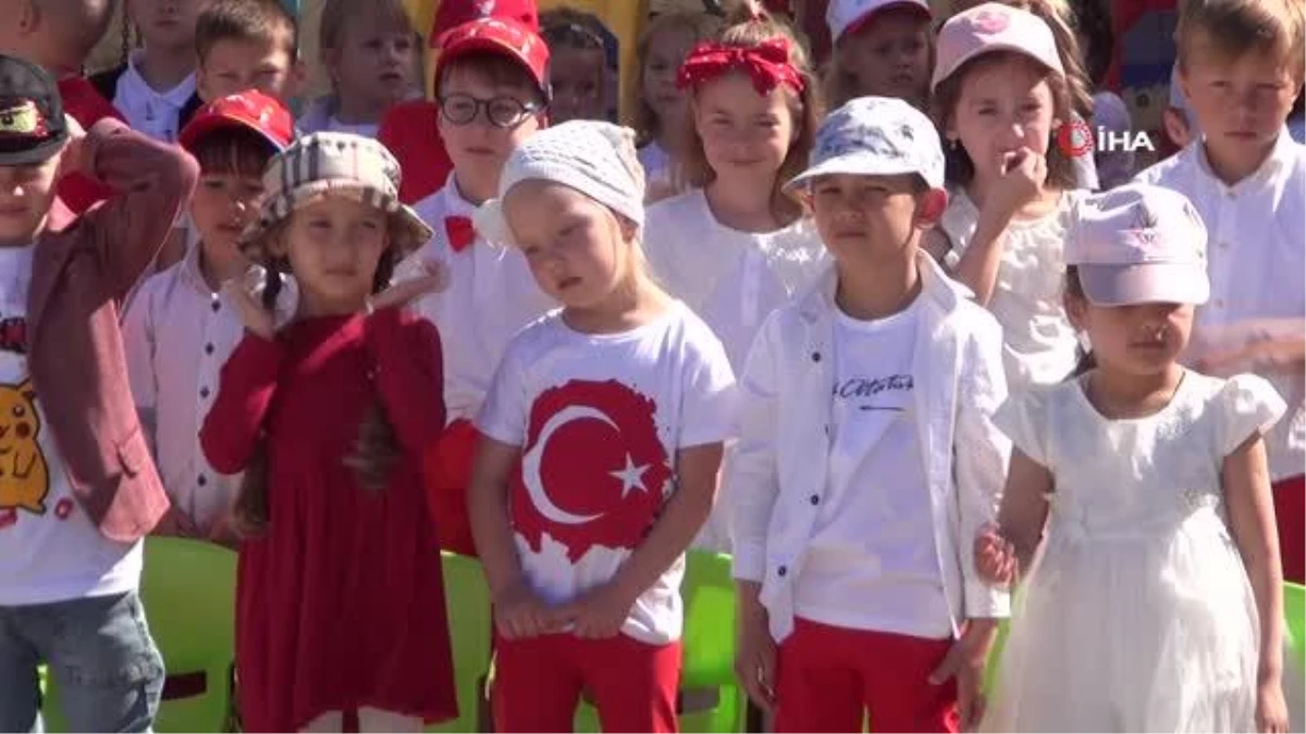 Mersin'de Rus öğrenciler 23 Nisanı kutladı
