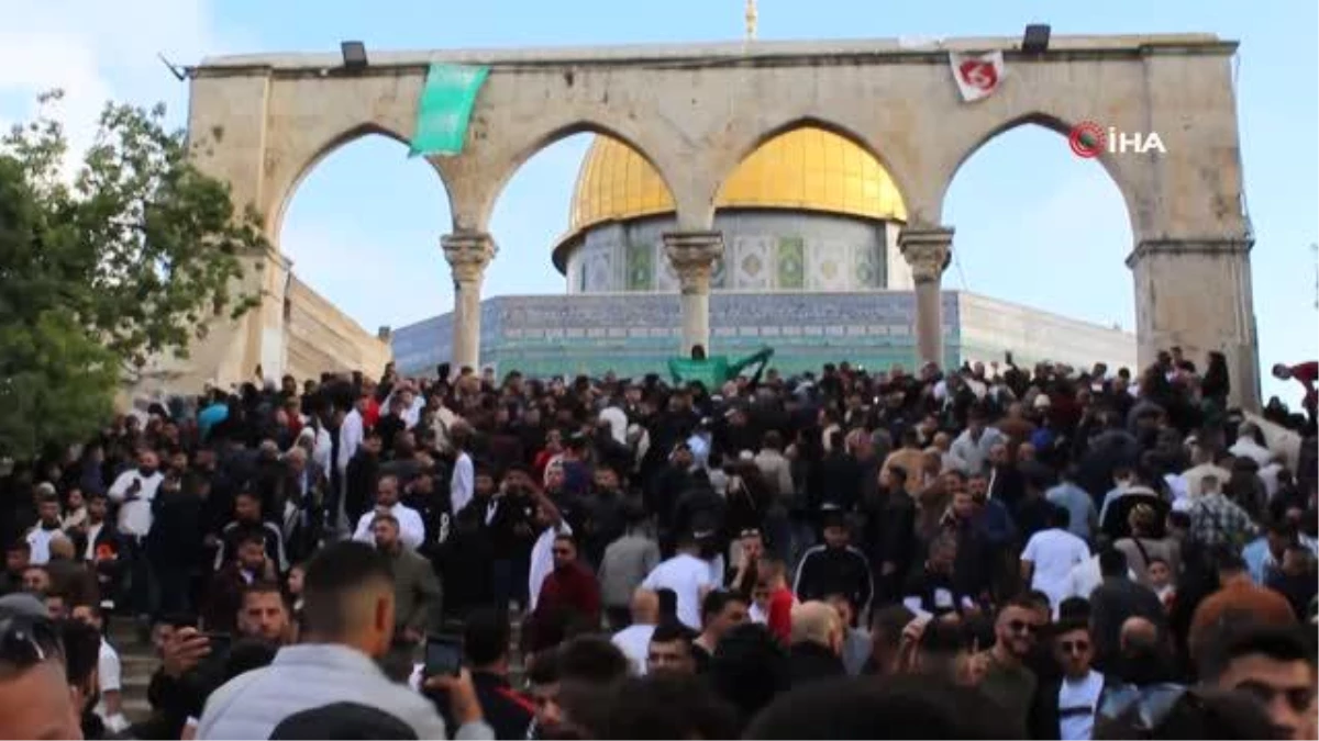 Mescid-i Aksada 120 bin Müslümanla bayram namazı kılındı