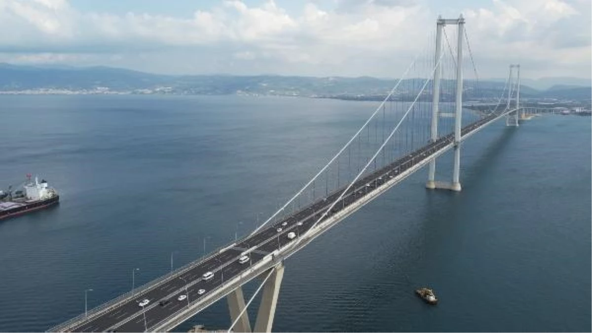 Osmangazi Köprüsünde 87 bin araç geçişi ile rekor kırıldı