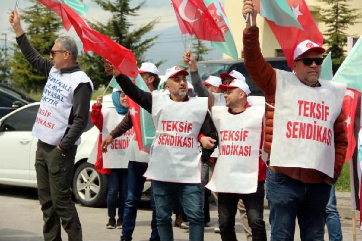 TEKSİF Sendikası üyelerinin işten çıkarılması protesto edildi