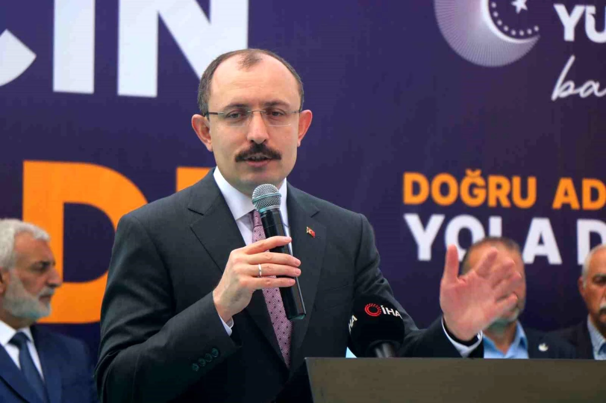 Ticaret Bakanı Muş'tan Davutoğlu'na tenkit: "Elinde ne var ne yok fırlatıyor"
