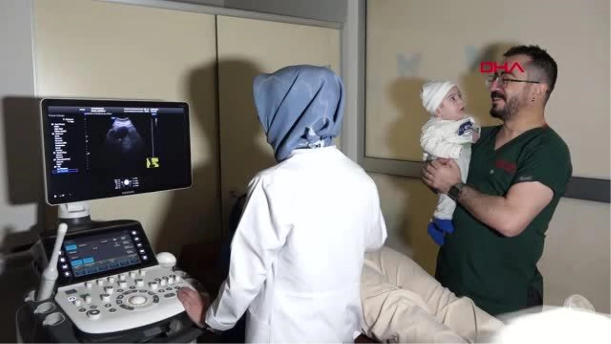 VAN'da 5 kiloluk 13 miyomla uğraş eden anne sezaryenle bebeğine kavuştu