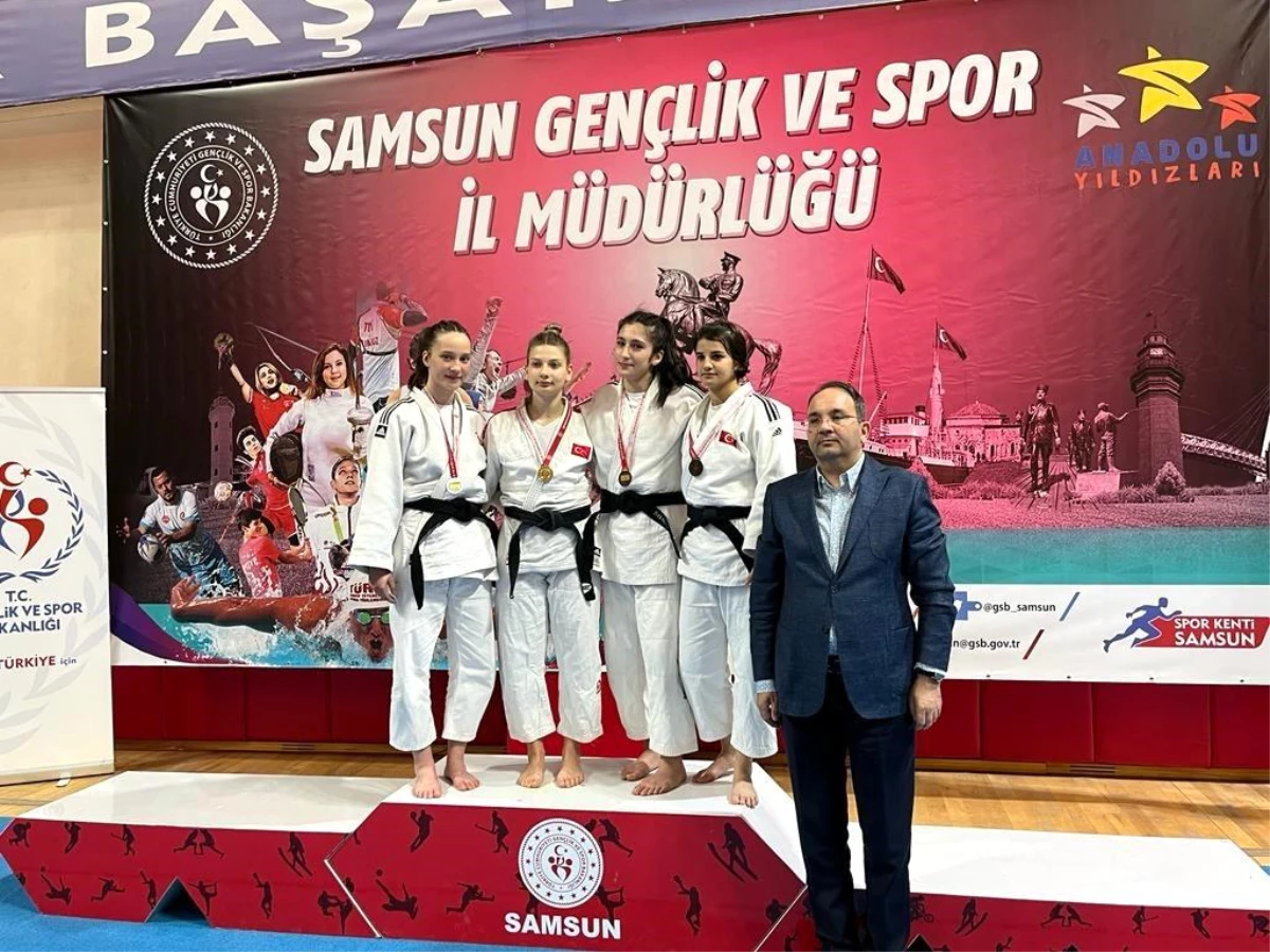 Yunusemreli judocular, Samsun'dan üç madalya ile döndü