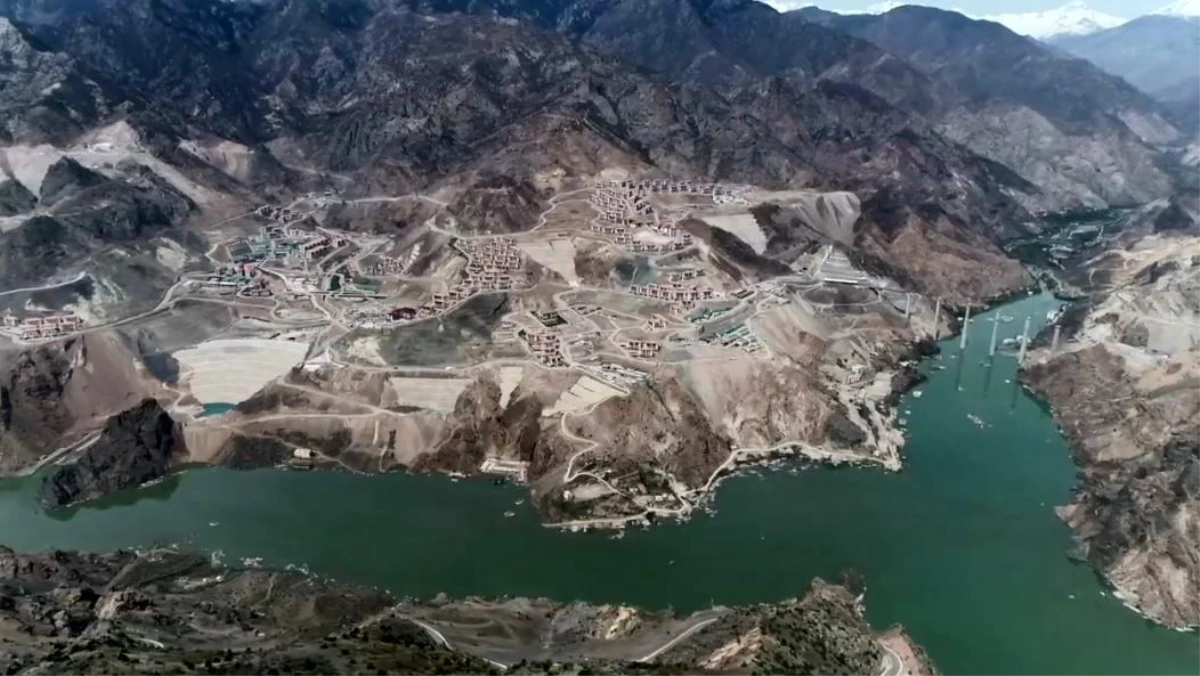 Yusufeli Barajı ve HES'te Su Düzeyi 112 Metreye Ulaştı