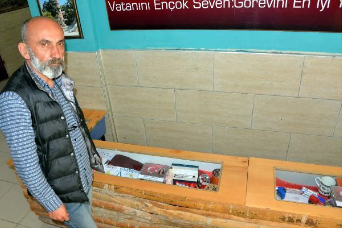 Zelzelede hayatını kaybeden Ayşe ve Ayşen öğretmenlere okullarında özel köşe