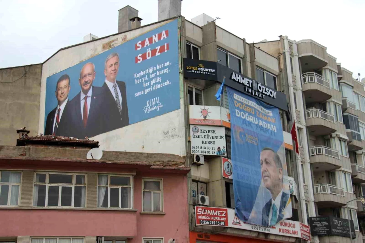 Aydın'da AK Parti ile CHP ortasında afiş krizi