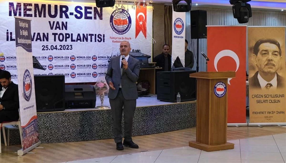 Burhan Kayatürk: "İnsanlar önder olarak Erdoğan'ı görüyor"