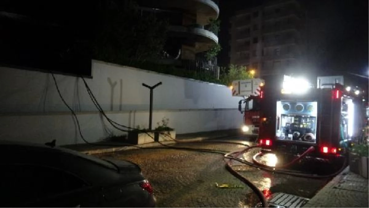İzmir Narlıdere'deki Yangın Denetim Altına Alındı