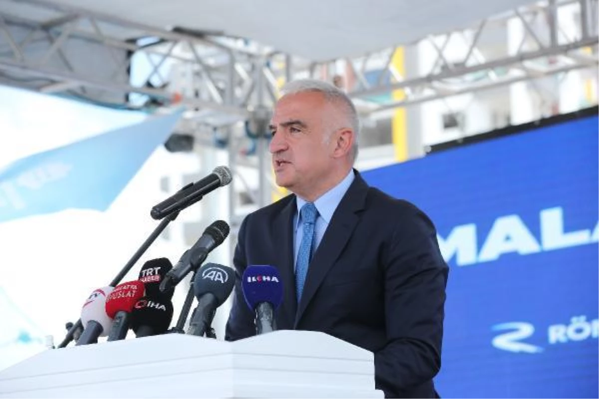 Kültür ve Turizm Bakanı Mehmet Nuri Ersoy, Malatya'da konteyner kent açılış merasimine katıldı