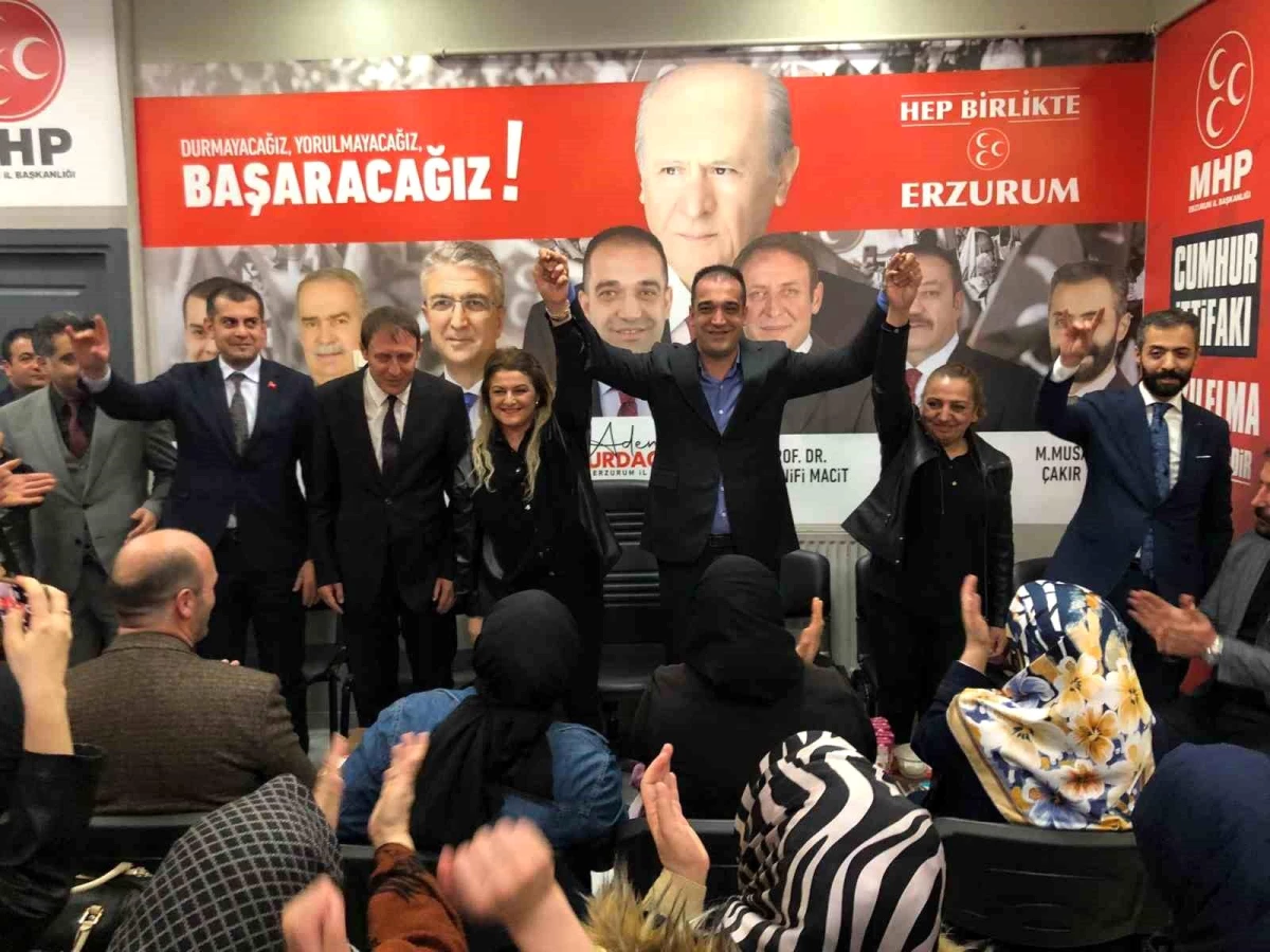 UYGUN Parti Milletvekili Adayı Esra Akpınar ve Kümesi MHP'ye Katıldı