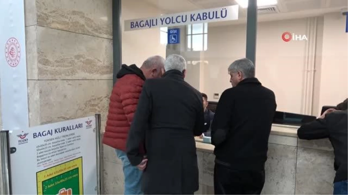 Yozgat'ta YHT'nin birinci fiyatsız yolcuları Ankara ve Sivas'a hareket etti