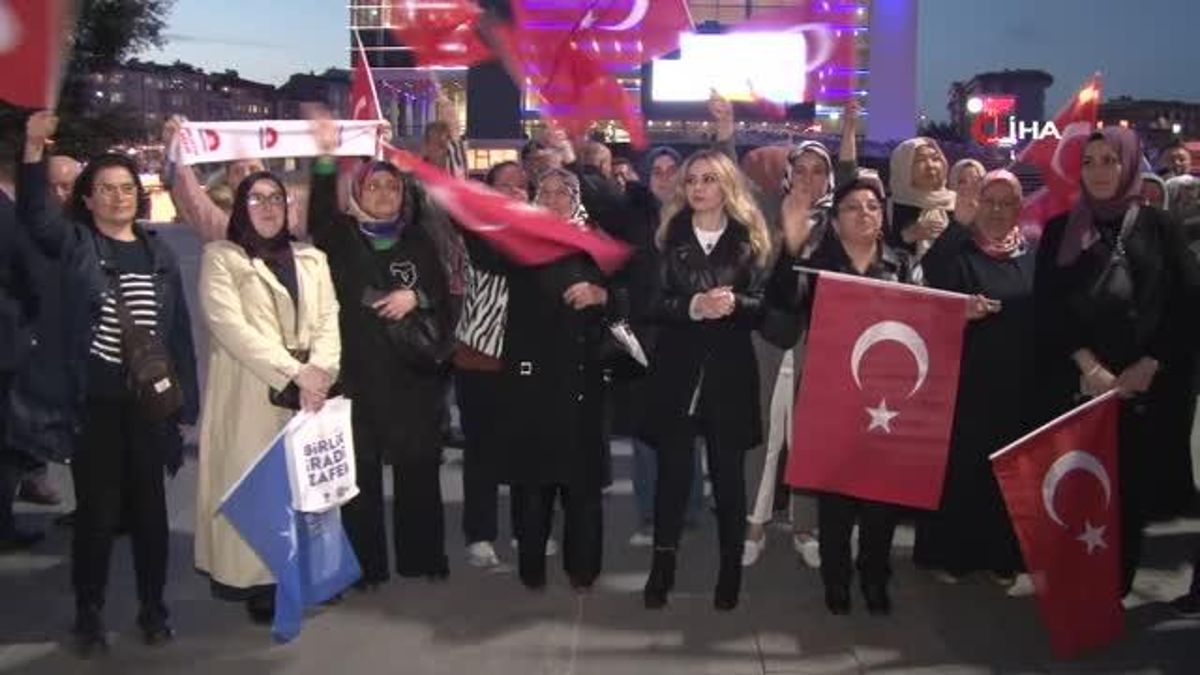 AK Parti Milletvekili Adayları ve Vatandaşlar 2053'e Yürüdü