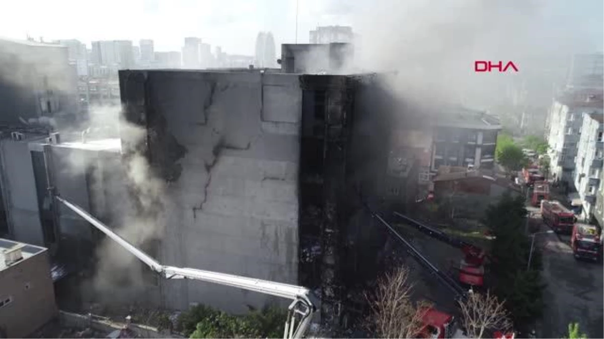 Akit Medya Kümesi binasındaki yangın 17 saat sonra hala söndürülemiyor