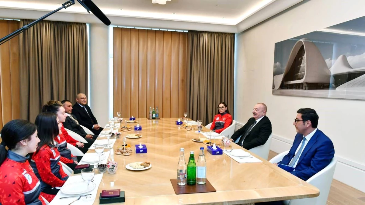 Azerbaycan Cumhurbaşkanı Türk Haltercileri Kabul Etti