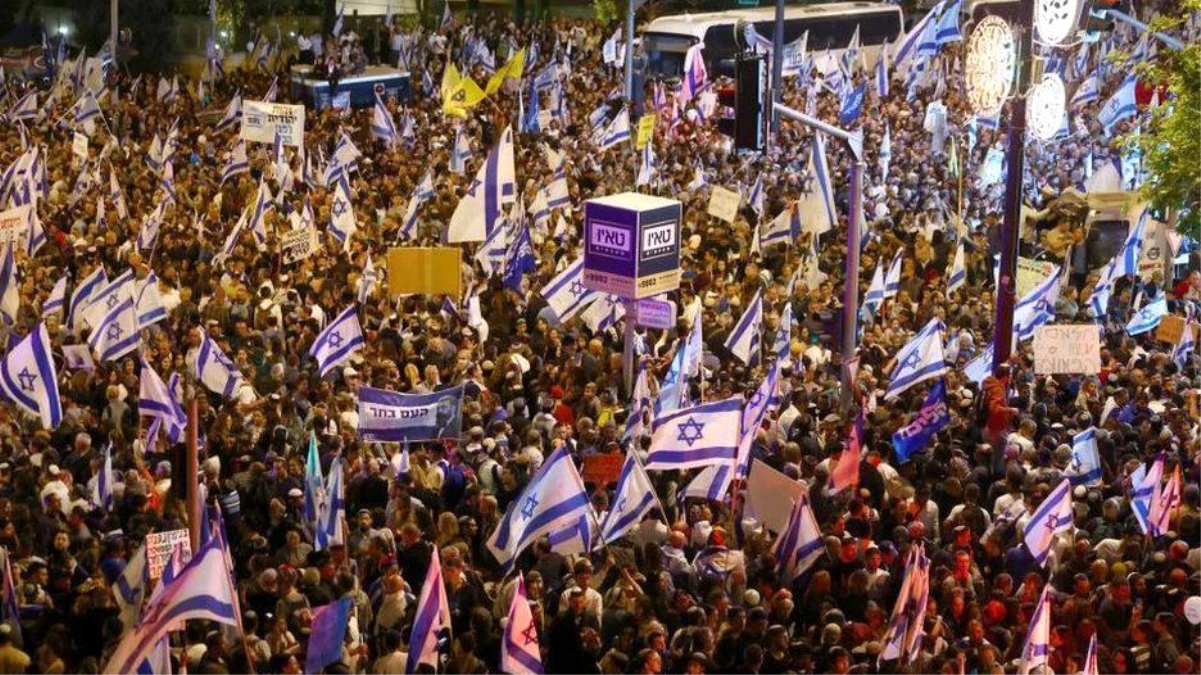 İsrail'de onbinler çok sağcı hükümetin yargı düzenlemelerine dayanak mitingine katıldı