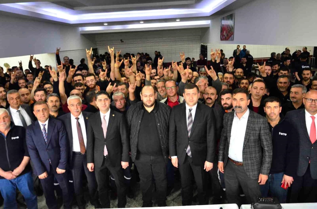 MHP'li Özdemir: "Özerklik isteyen CHP takımları, şehidin bacısına küfreden İP milletvekilleri hangi hainlerle kol kola girerse girsin gayelerine...