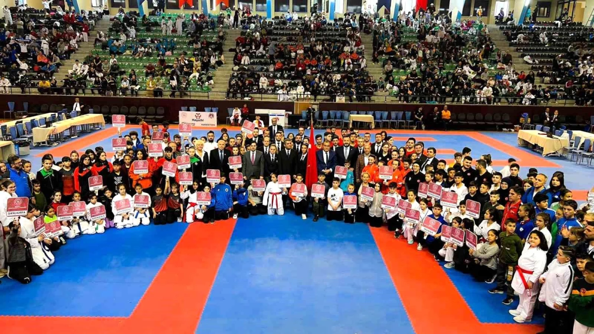Türkiye Çocuklar Karate Şampiyonası 59 vilayetten 3 bini aşkın minik atletle başladı