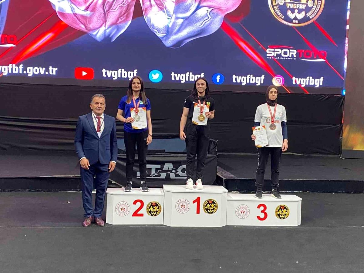 Afyonkarahisarlı sportmenler Türkiye Şampiyonasından 6 madalya ile döndü
