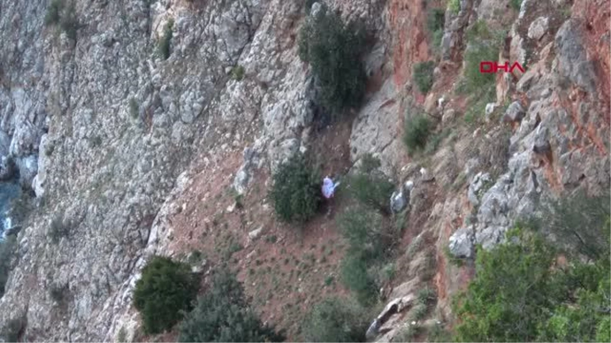 Alanya'da Yamaç Paraşütü Yapan Rus Turist Kaza Geçirdi