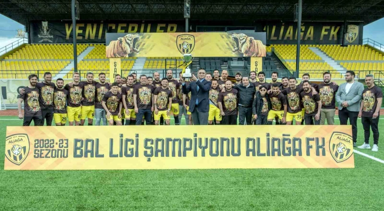 Aliağaspor FK, Bölgesel Amatör Ligi şampiyonluğunu kutladı