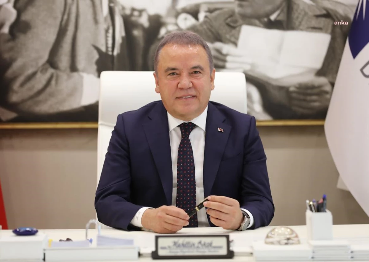 Antalya Büyükşehir Belediye Lideri Muhittin Böcek'ten 1 Mayıs iletisi