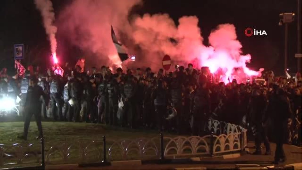 Beşiktaşlı taraftarlar derbi galibiyetini coşkuyla kutladı