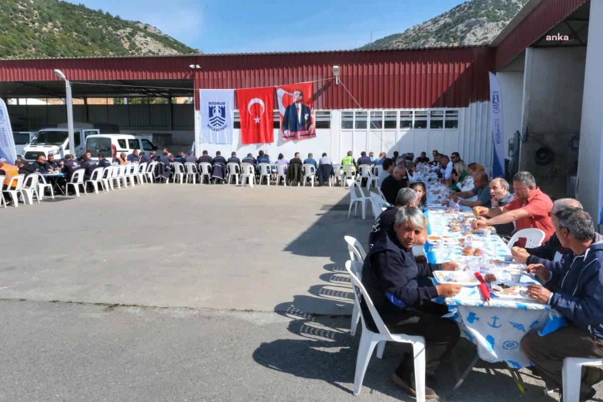 Bodrum Belediye Lideri Ahmet Aras, 1 Mayıs'ta çalışanla kahvaltıda buluştu