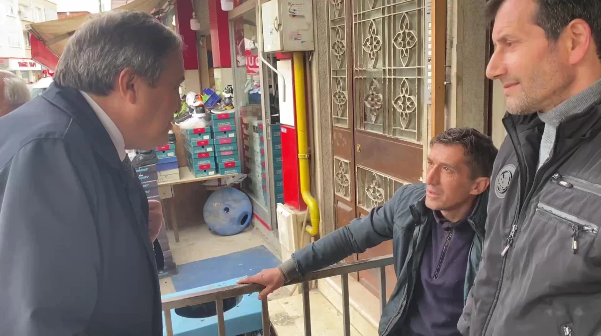 CHP'li Seyit Torun'un işsiz vatandaşın şikayetlerini dinlemesi