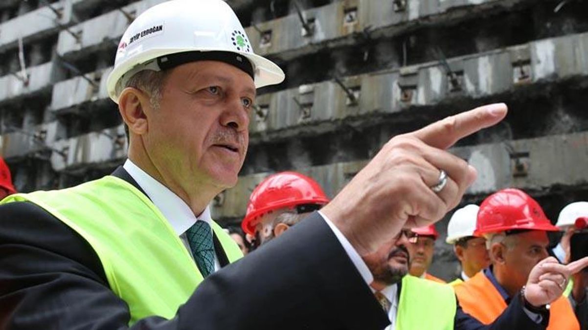 Cumhurbaşkanı Erdoğan, babasının ve kendisinin evvelki mesleğini örnek göstererek 1 Mayıs'ı kutladı