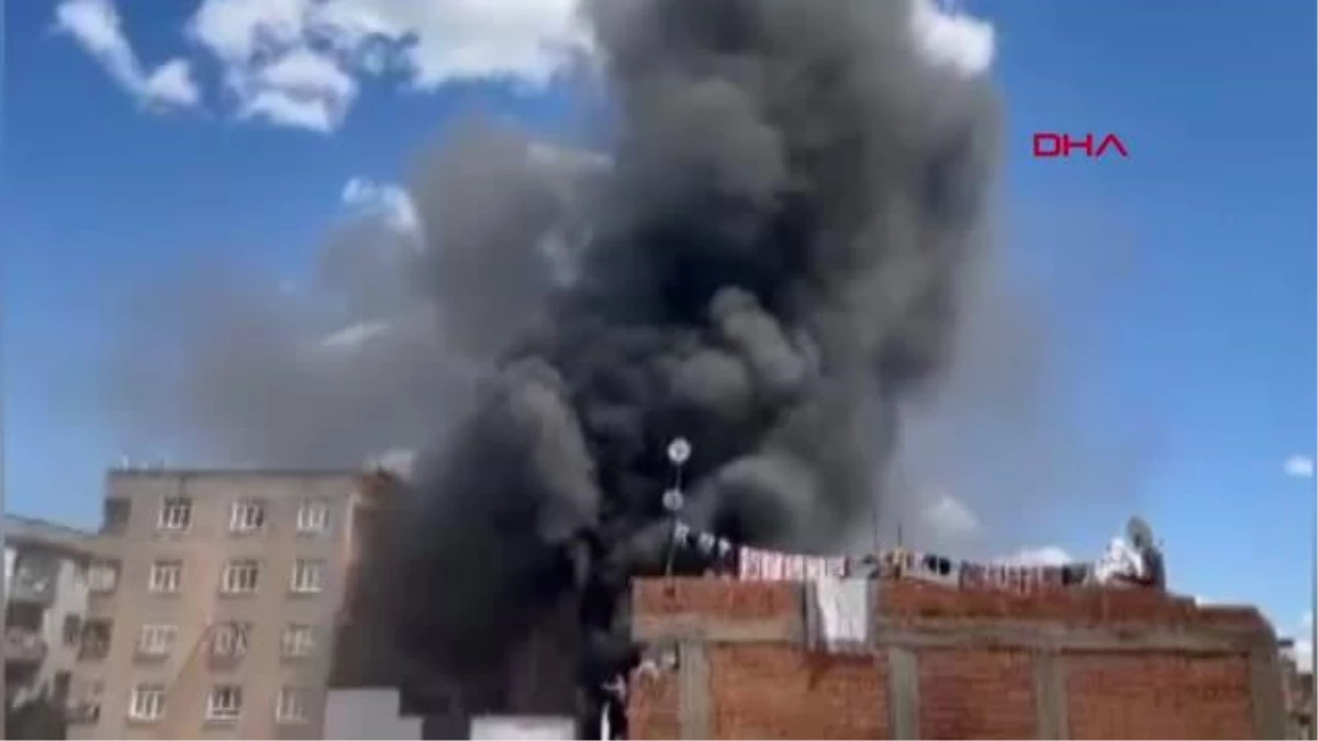Diyarbakır'da Züccaciye Deposunda Çıkan Yangın Denetim Altına Alındı