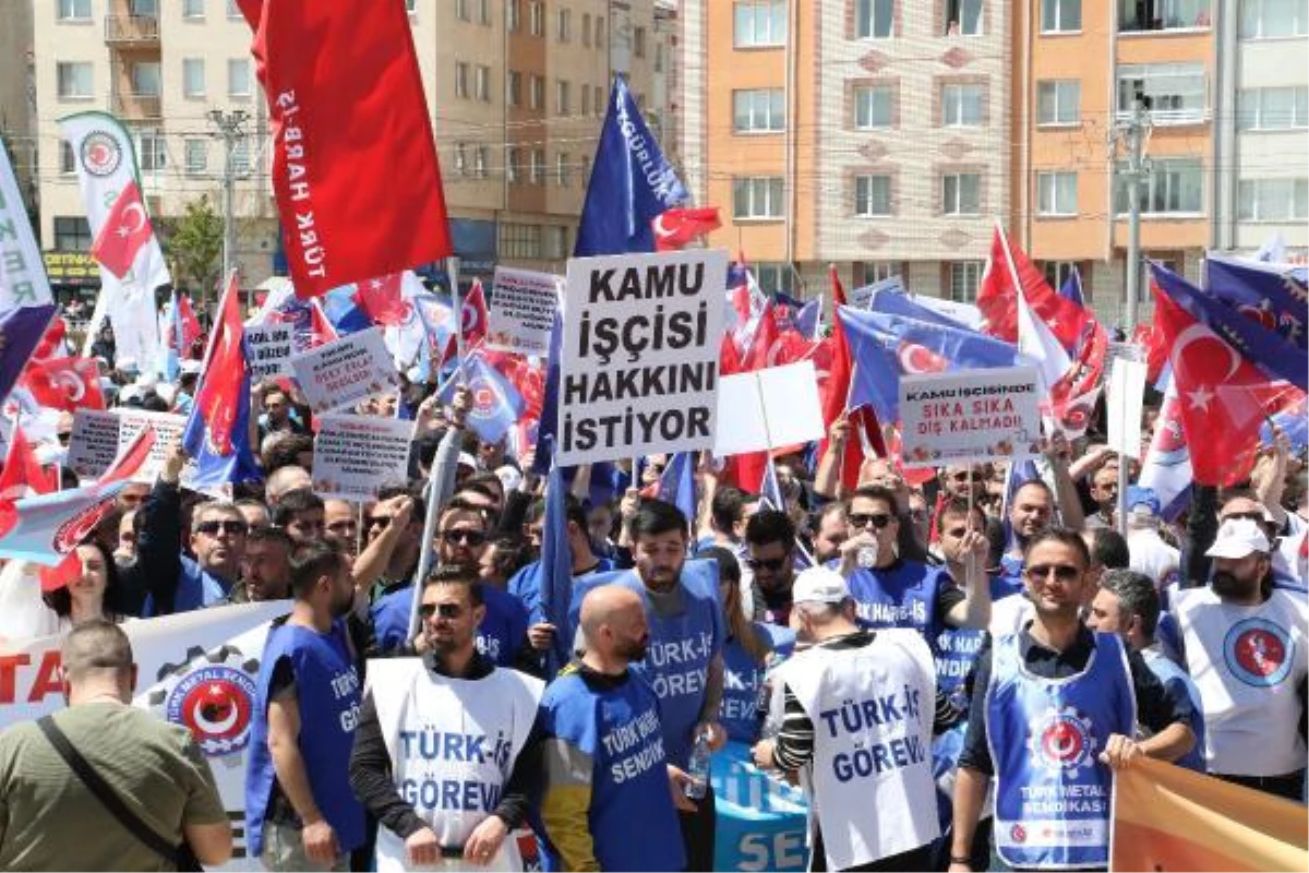 Eskişehir'de 1 Mayıs kutlamalarında pankart gerginliği yaşandı