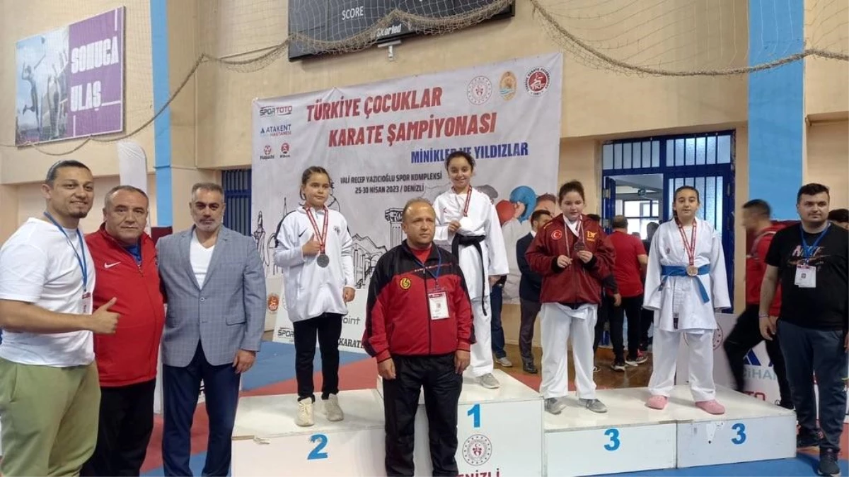 Eskişehirli Genç Atletler Türkiye Karate Şampiyonasında 5 Madalya Kazandı