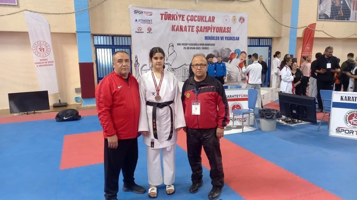 Eskişehirli sportmenler Yıldızlar Türkiye Karate Şampiyonasında 5 madalya kazandı