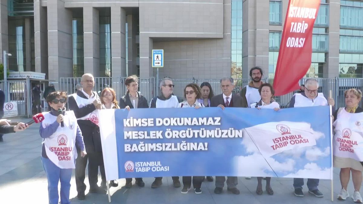 İstanbul Tabip Odası yöneticileri, Kocaeli Üniversitesi Rektörü hakkında açılan dava hakkında konuştu