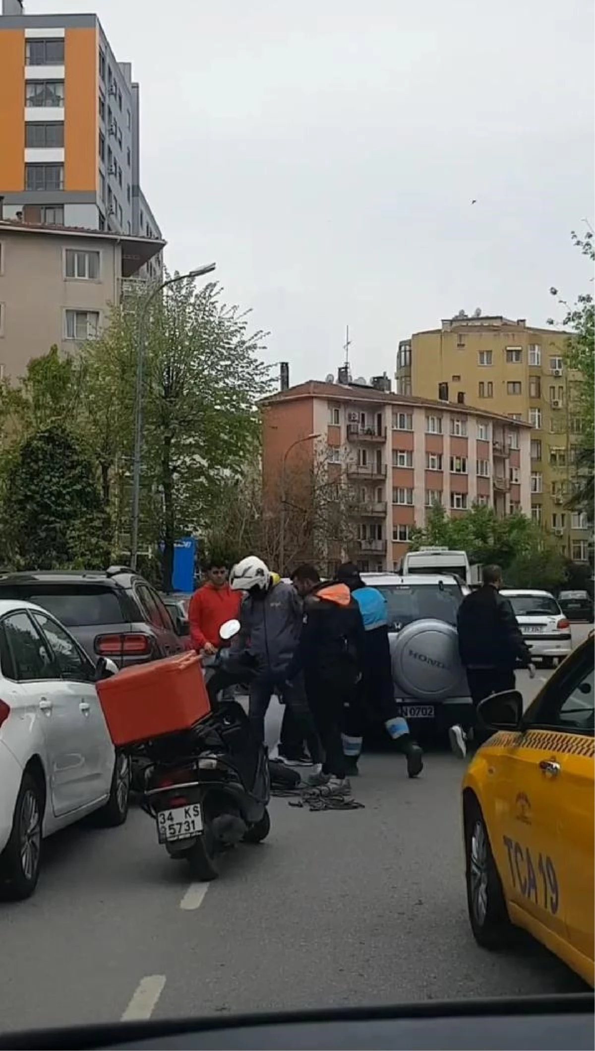 Kadıköy'de Motosiklet Şoförüne Hücum