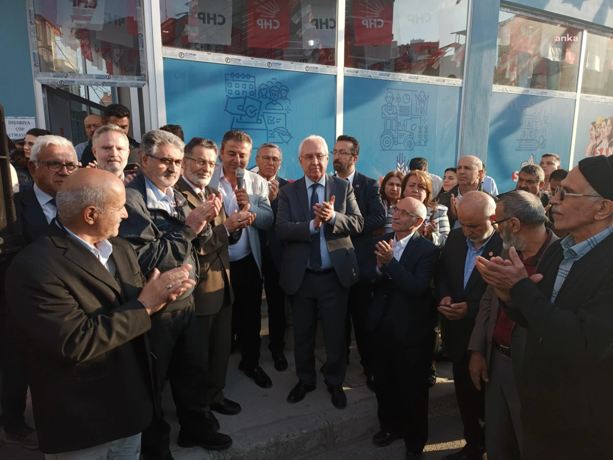 Karabağlar Belediye Lideri Selvitopu seçim çalışmalarına devam ediyor