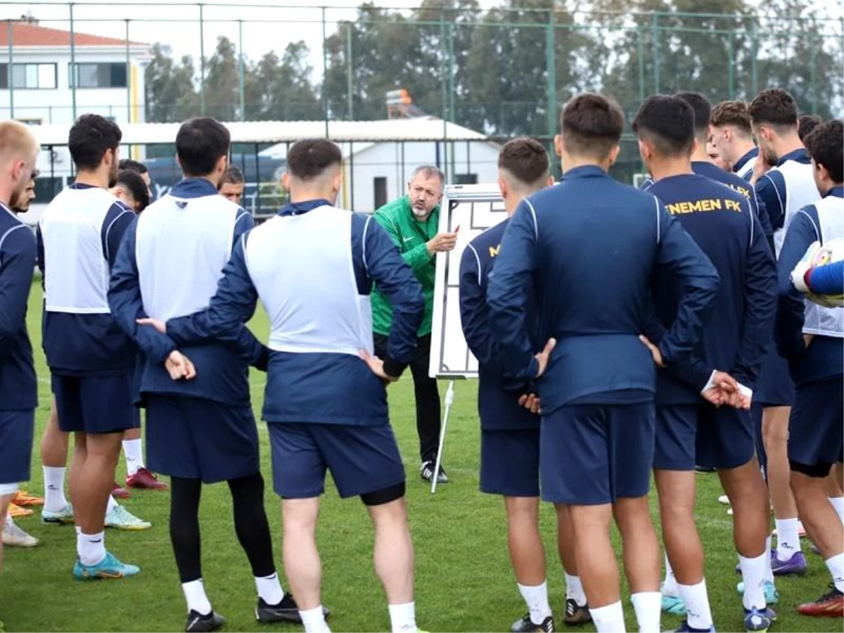Menemen FK'nın yeni teknik yöneticisi Serkan Afacan grubu başarılı sonuçlarla rahatlattı