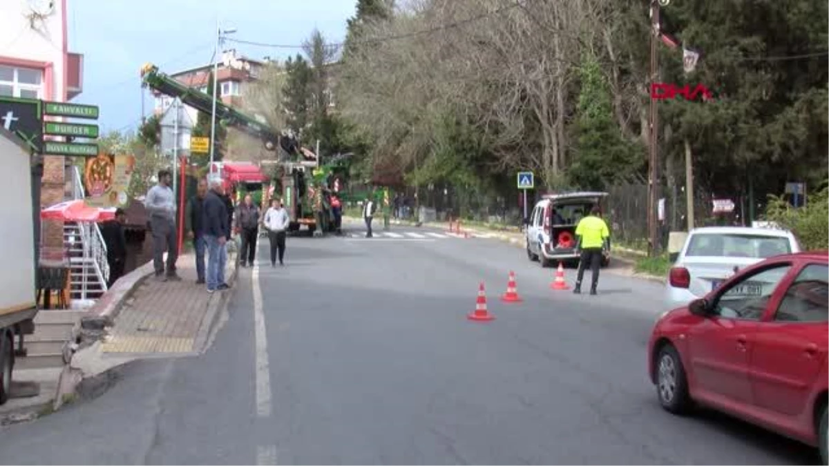 Sarıyer'de Zincirleme Kaza: Kamyonet Bahçeye Uçtu, 1 Kişi Yaralandı