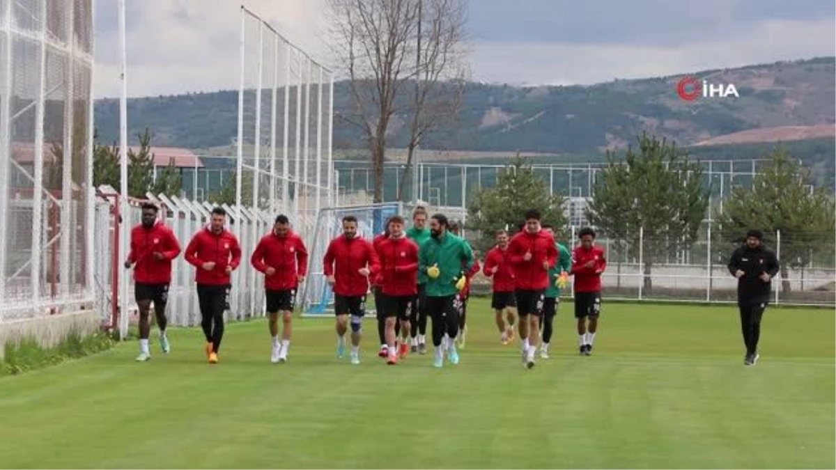 Sivasspor, Ziraat Türkiye Kupası yarı finalinde Fenerbahçe'ye hazırlanıyor