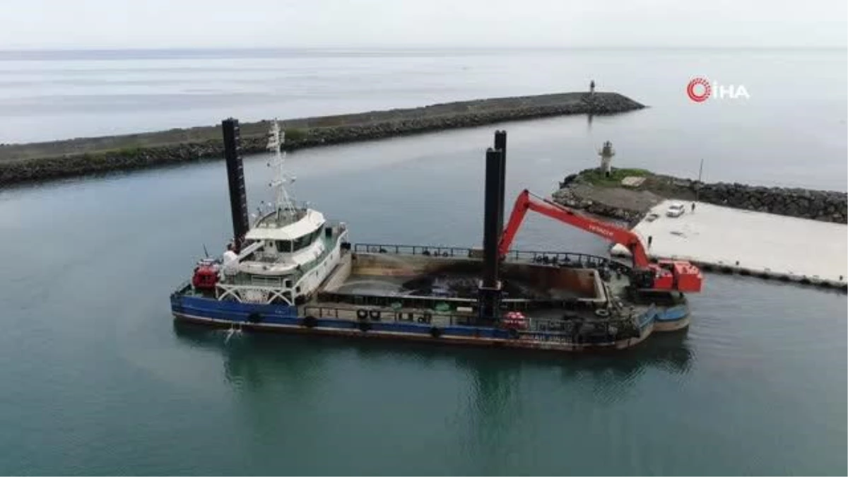 Trabzon'da Balıkçı Tekneleri İçin Liman Taban Paklığı Başlatıldı