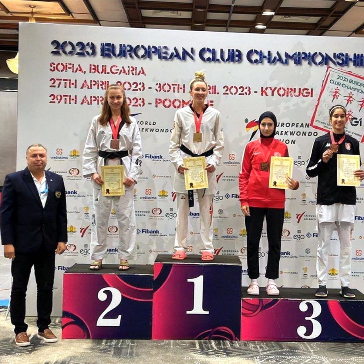 Ulusal Atlet Gülse Polat, Avrupa Kulüpler Ortası Taekwondo Şampiyonasında 3. Oldu