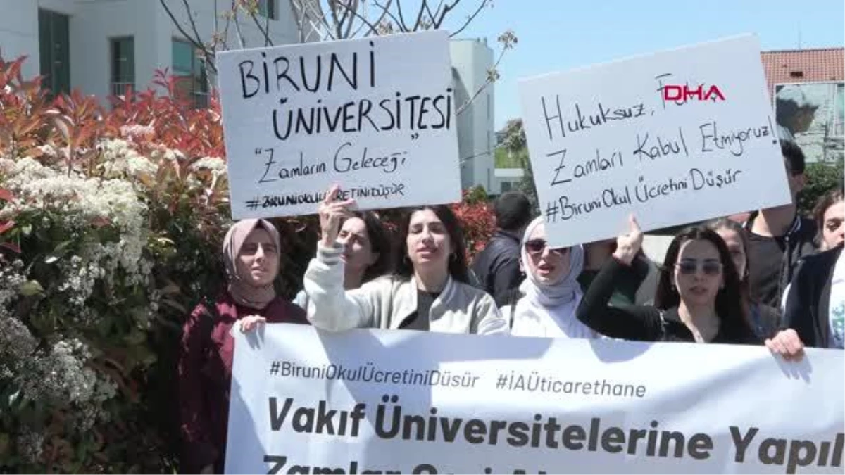 Vakıf Üniversitesi Öğrencileri Eğitim Fiyatlarına Yapılan Yüksek Artırımları Protesto Etti