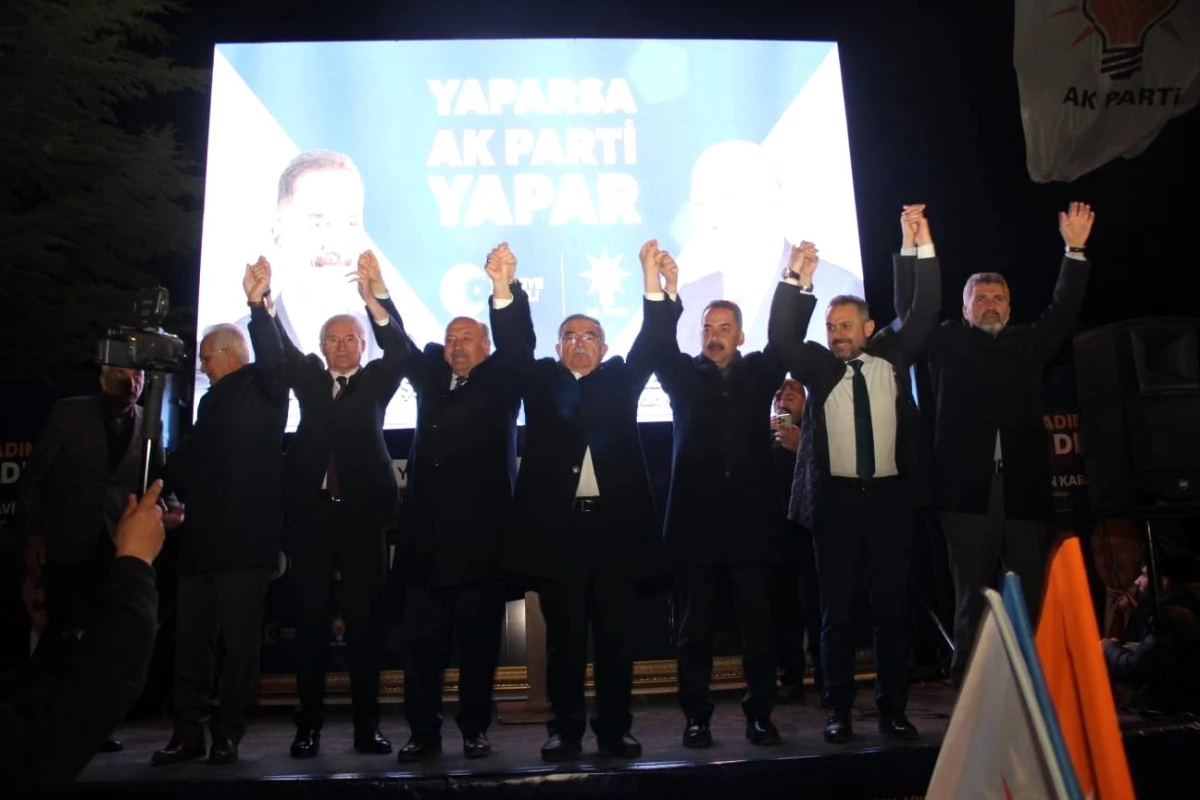AK Parti Küme Lideri İsmet Yılmaz Erzincan'da Seçim Çalışmalarına Devam Ediyor