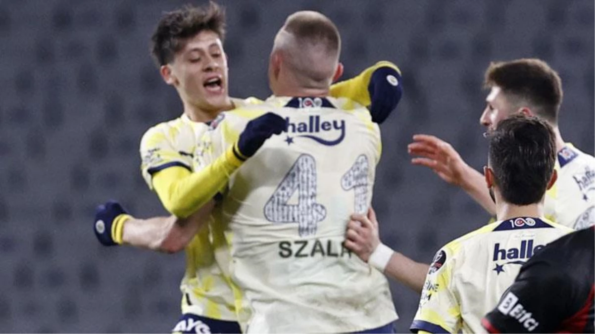 Attila Szalai'nin babasının yaptığı açıklamaya nazaran Fenerbahçe'ye 20 milyon euro bonservis fiyatı getiren oyuncuyu alır