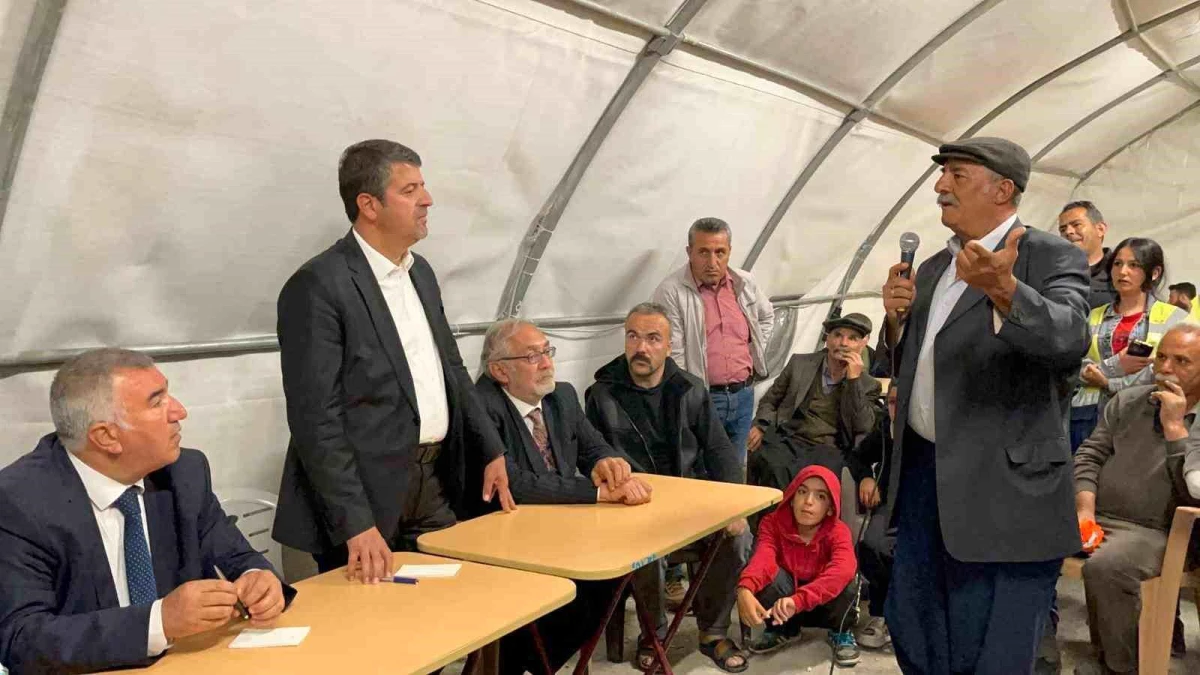 CHP Adıyaman Milletvekili Abdurrahman Tutdere depremzedelerle buluştu