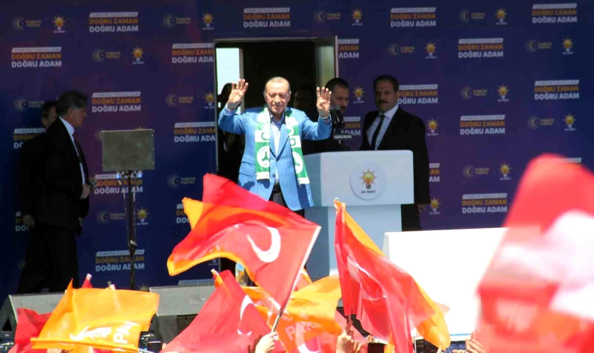 Cumhurbaşkanı Erdoğan: "Enflasyon geçtiğimiz ay itibariyle yüzde 43'e indi; İnşallah her ay bu halde azala azala devam edecek"