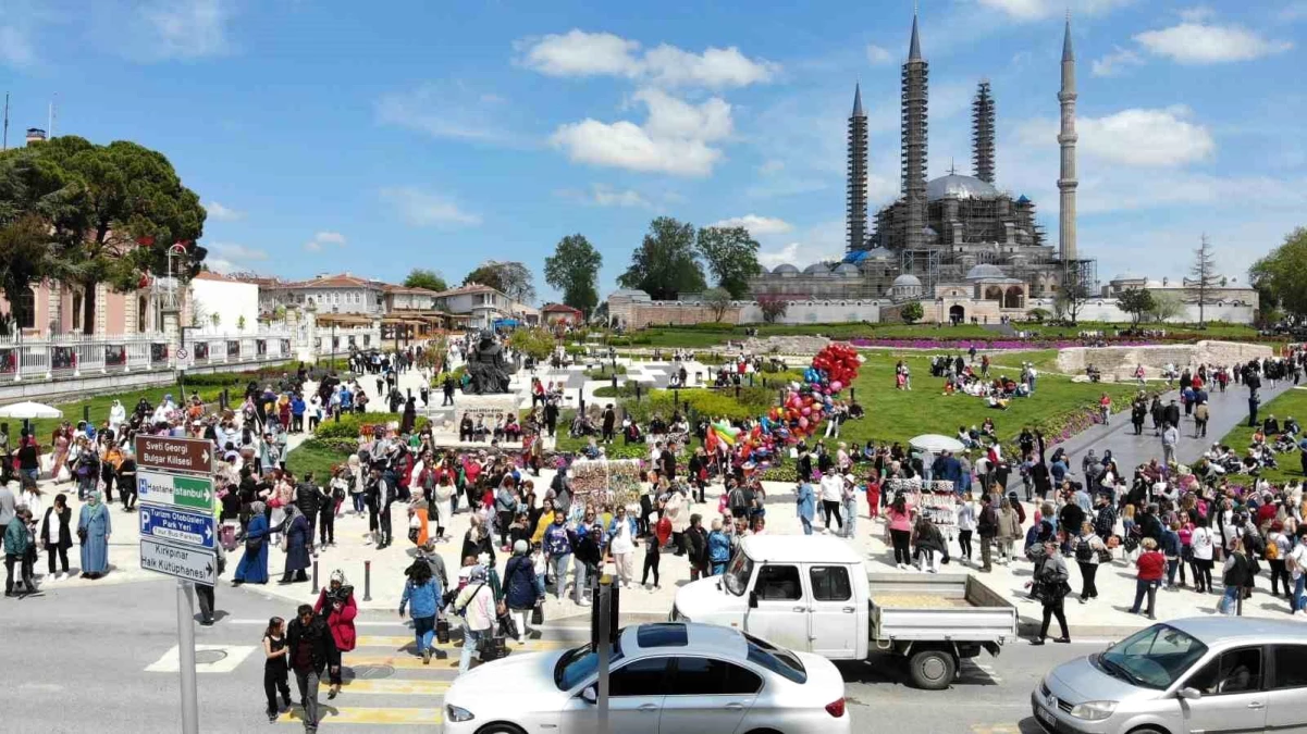 Edirne'de Kakava Hıdırellez Şenlikleri ağır ilgi gördü